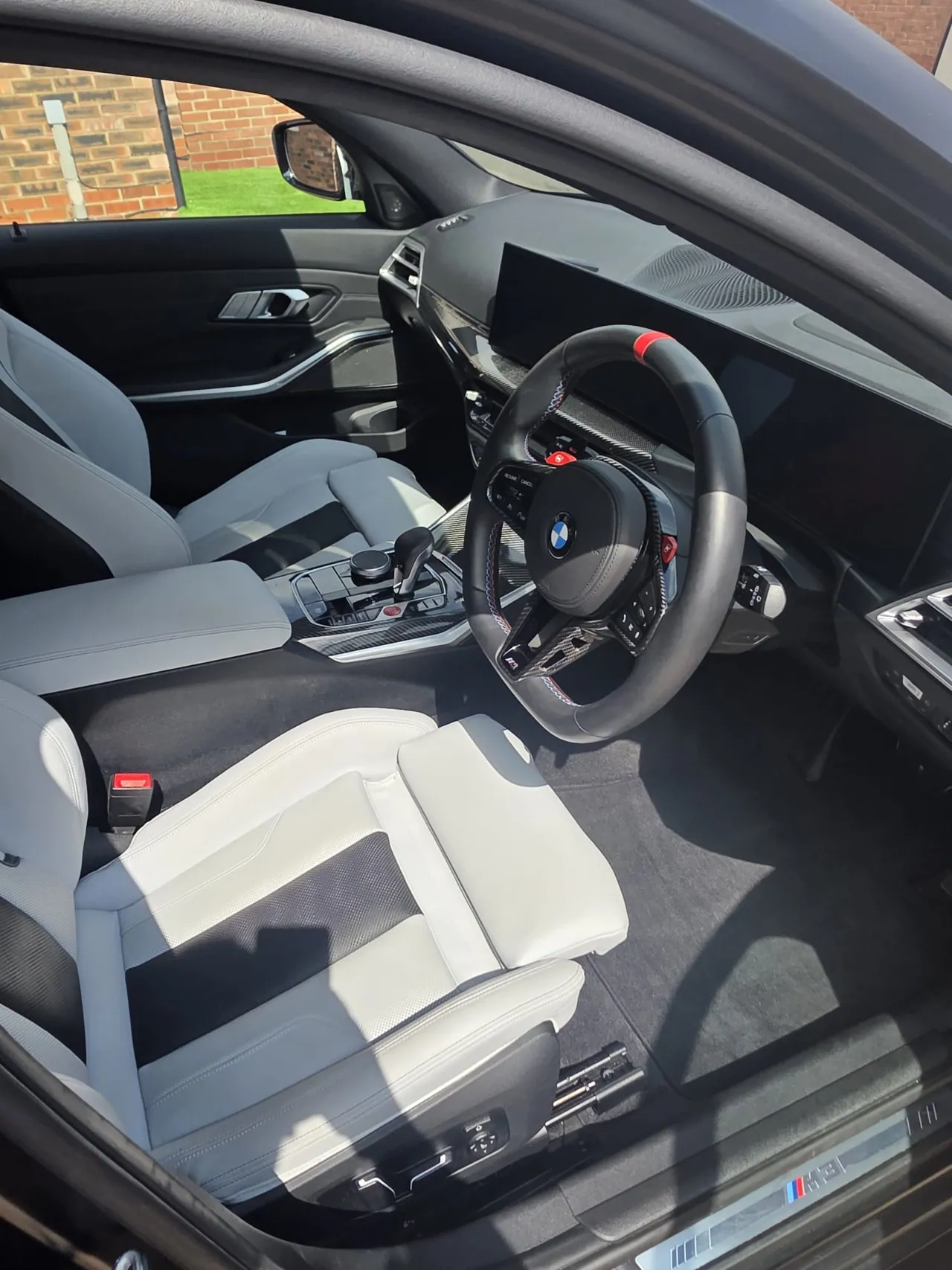 Car interior and leather seats after professional cleaning (4)