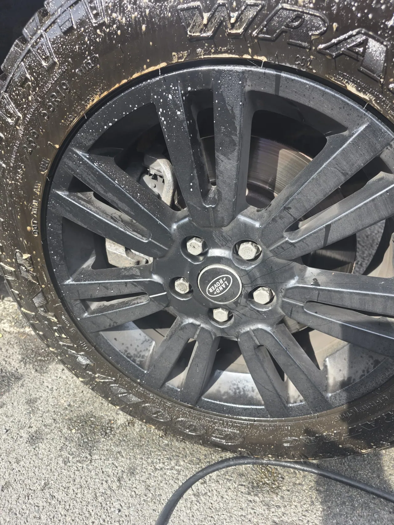 Alloy wheel cleaning during a mobile full valet (3)