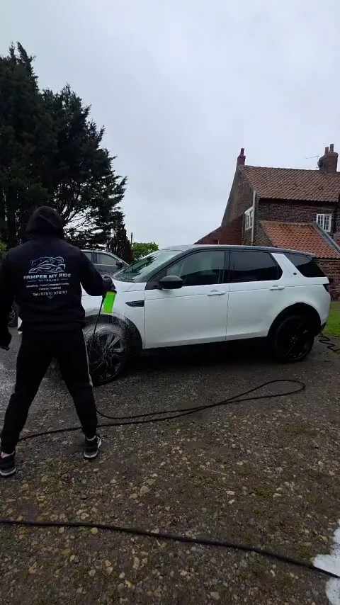 Full valet on a white Land Rover