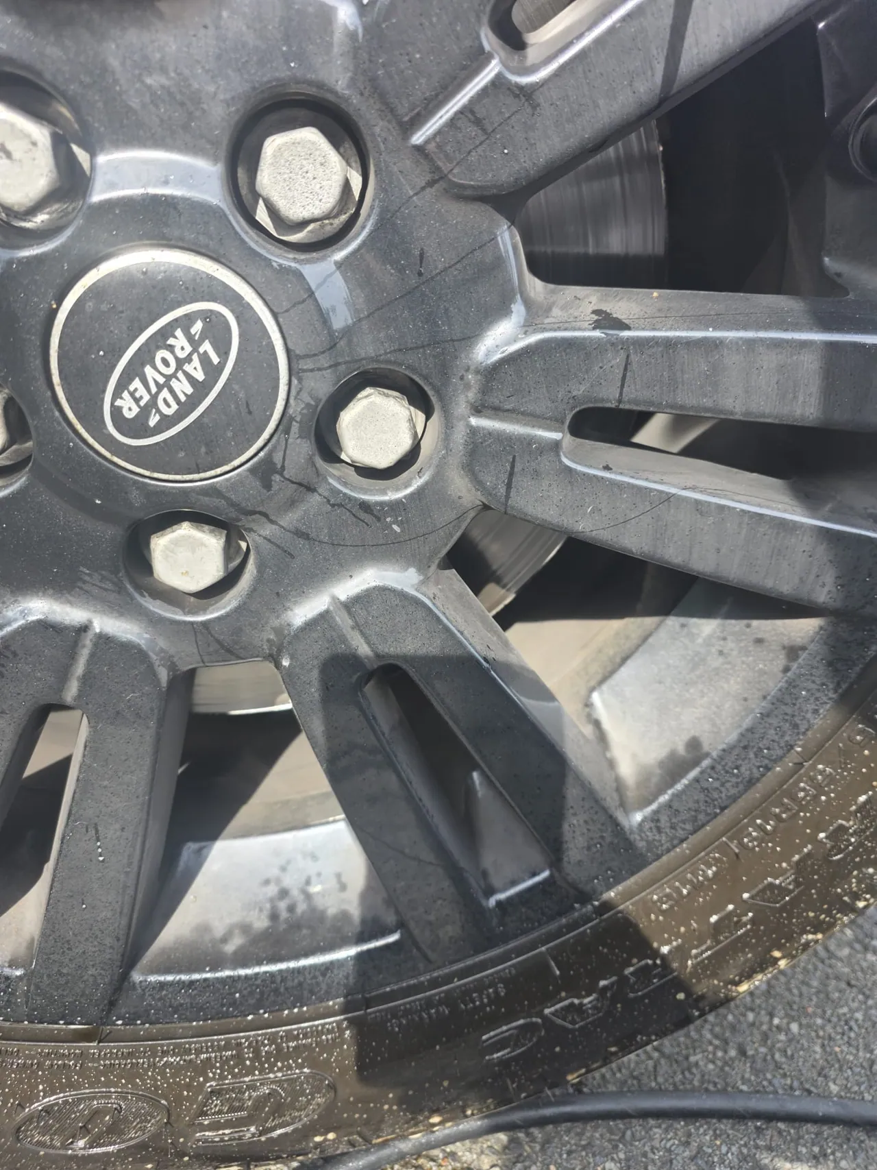 Alloy wheel cleaning during a mobile full valet (2)